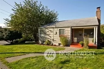2627 13th Ave W, Seattle, WA 98119