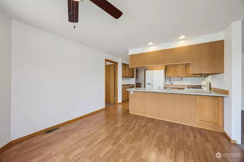 Living - 101 Mcmahon Ln SW, Orting, WA 98360 photo 5 of 5