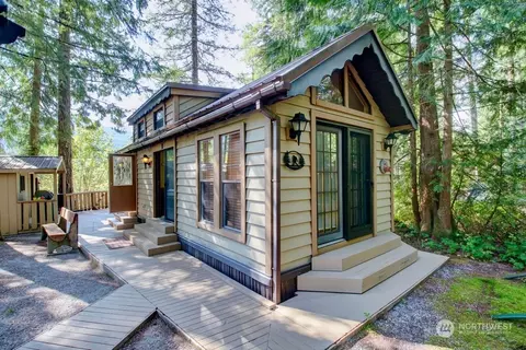 31 5 Big River Blvd W, Deming, WA 98244