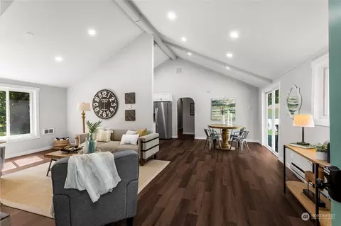 923 Tipsoo Loop N, Rainier, WA 98576 photo 5