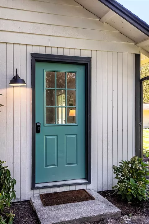 923 Tipsoo Loop N, Rainier, WA 98576 photo 4
