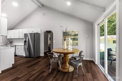 923 Tipsoo Loop N, Rainier, WA 98576 photo 9