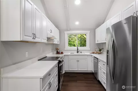 923 Tipsoo Loop N, Rainier, WA 98576 photo 10