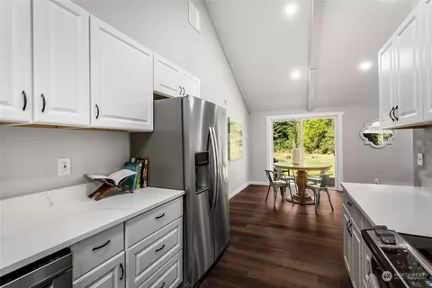 923 Tipsoo Loop N, Rainier, WA 98576 photo 12
