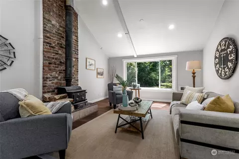 923 Tipsoo Loop N, Rainier, WA 98576 photo 6