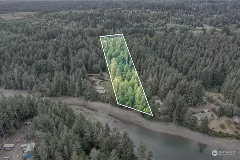 0 E X E Grapeview Loop, Allyn, WA 98524