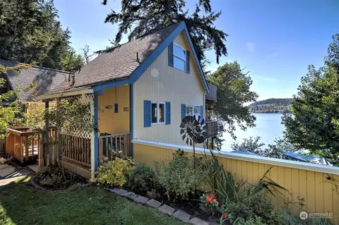 201 E Shoreline Ln, Shelton, WA 98584