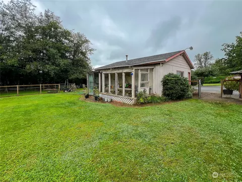 Exterior - 1015 Ten Mile, Everson, WA 98247 photo 8 of 12