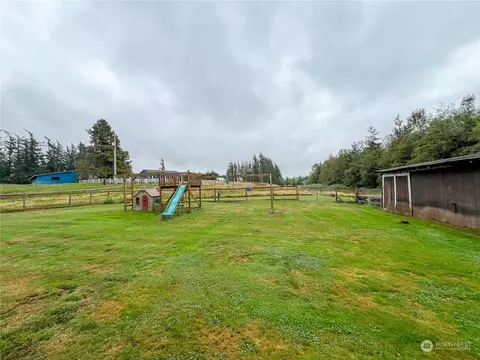 Exterior - 1015 Ten Mile, Everson, WA 98247 photo 7 of 12