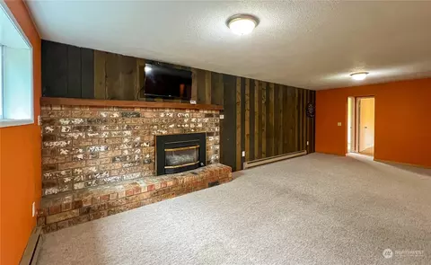 Living - 1015 Ten Mile, Everson, WA 98247 photo 3 of 3