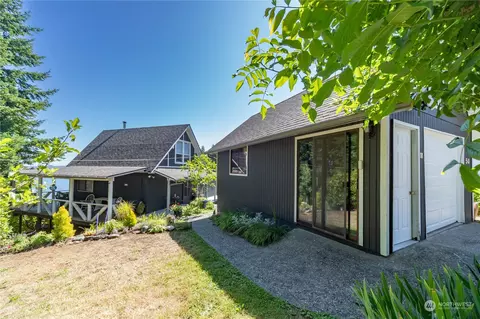 50 Finch Ln, Port Ludlow, WA 98365