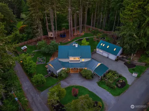 14425 Henderson Rd NE, Bainbridge Island, WA 98110