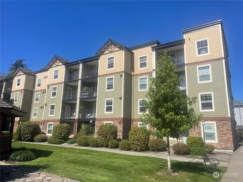 680 32nd St #C208, Bellingham, WA 98225