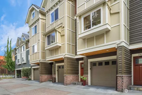 216 12th Ave E #B, Seattle, WA 98102