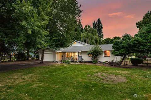 284 Roberson Rd, Woodland, WA 98674
