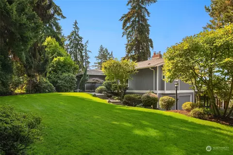 7442 W Mercer Way, Mercer Island, WA 98040