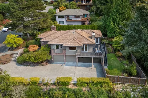 319 NW 113th Pl, Seattle, WA 98177