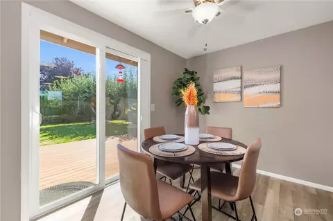 Dining - 2882 Sun Mountain Dr, Enumclaw, WA 98022 photo 2 of 3