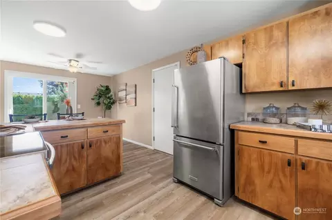 Kitchen - 2882 Sun Mountain Dr, Enumclaw, WA 98022 photo 1 of 3
