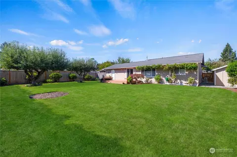 Exterior - 2882 Sun Mountain Dr, Enumclaw, WA 98022 photo 1 of 8