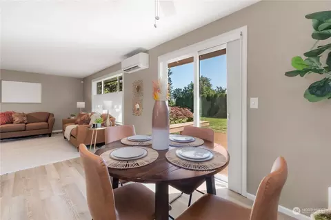 Dining - 2882 Sun Mountain Dr, Enumclaw, WA 98022 photo 1 of 3