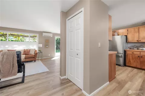 Entry Way - 2882 Sun Mountain Dr, Enumclaw, WA 98022 photo 1 of 2
