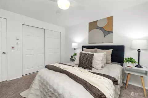 Bedroom - 2882 Sun Mountain Dr, Enumclaw, WA 98022 photo 3 of 9
