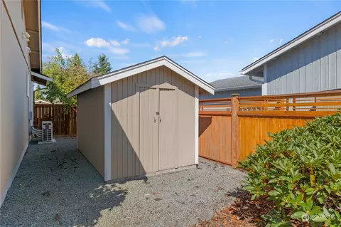 Exterior - 2882 Sun Mountain Dr, Enumclaw, WA 98022 photo 5 of 8