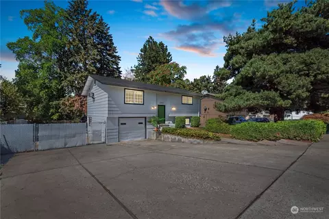 204 Ridgemont Dr, East Wenatchee, WA 98802