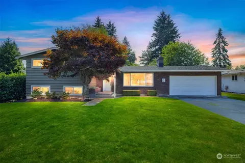 1914 4th Ave NW, Puyallup, WA 98371