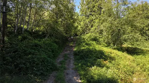 4141 E Grapeview Loop Rd, Grapeview, WA 98546