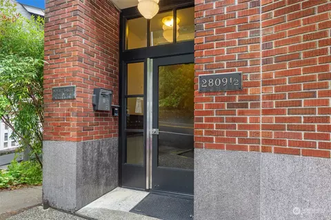 2809 12 Mount Rainier Dr S #5, Seattle, WA 98144