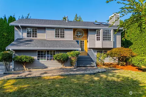 1048 NE Shadybrook Ct, Bremerton, WA 98311