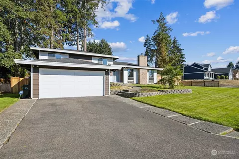 7909 89th Ave SW, Lakewood, WA 98498