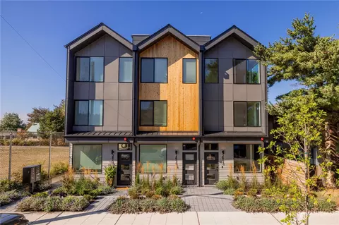 2619 44th Ave SW, Seattle, WA 98116