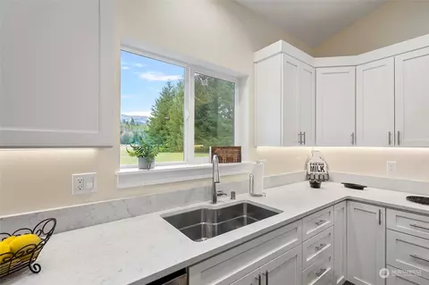 8156 Ruby Ln, Concrete, WA 98237 photo 8
