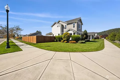 Exterior - 5786 159th Avenue Ct E, Sumner, WA 98390 photo 2 of 7