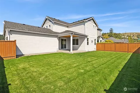 Exterior - 5786 159th Avenue Ct E, Sumner, WA 98390 photo 5 of 7