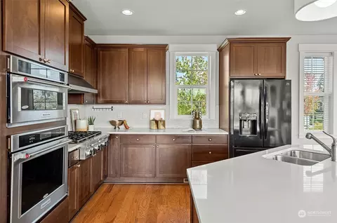 Kitchen - 10903 NE 194th Dr, Bothell, WA 98011 photo 2 of 3