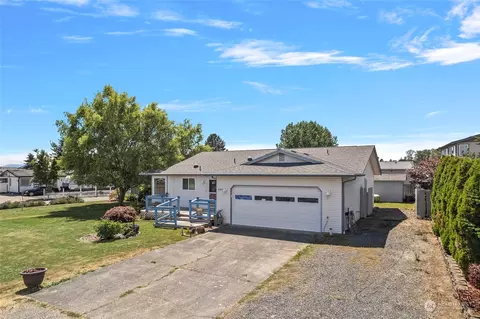8343 Beach Lamar Dr, Blaine, WA 98230
