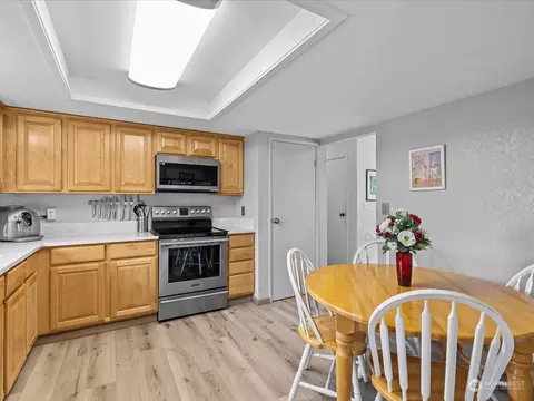 Kitchen - 6129 133rd St SE, Everett, WA 98208 photo 1 of 3