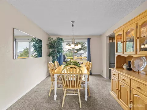 Dining - 6129 133rd St SE, Everett, WA 98208 photo 2 of 2
