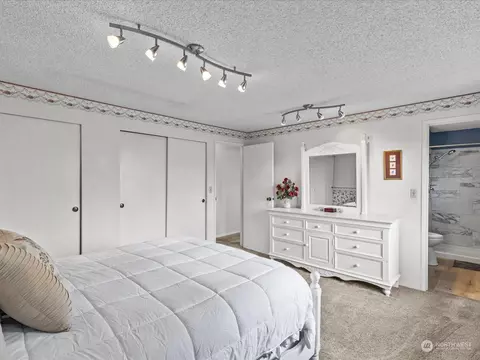 Bedroom - 6129 133rd St SE, Everett, WA 98208 photo 3 of 4