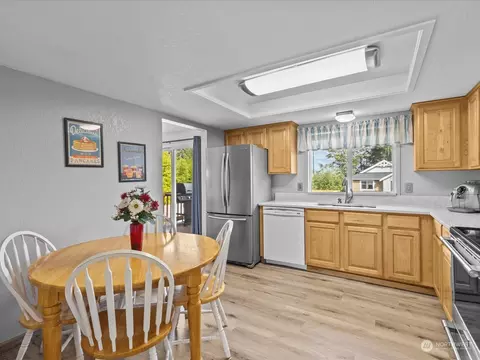 Kitchen - 6129 133rd St SE, Everett, WA 98208 photo 2 of 3