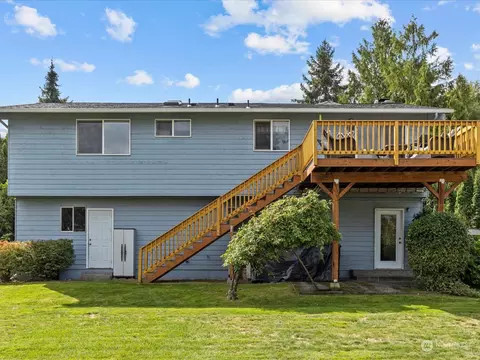 Exterior - 6129 133rd St SE, Everett, WA 98208 photo 9 of 10