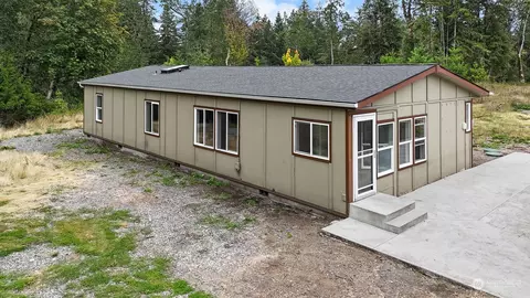 12835 Hubbard St SE, Rainier, WA 98576