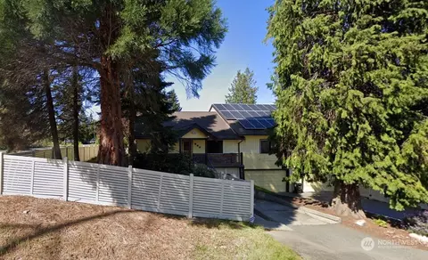 902 N 107th St, Seattle, WA 98133