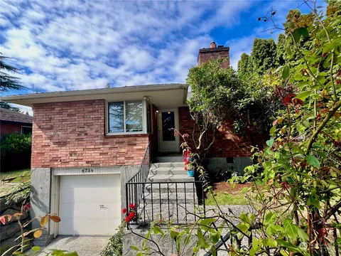 6739 35th Ave SW, Seattle, WA 98126