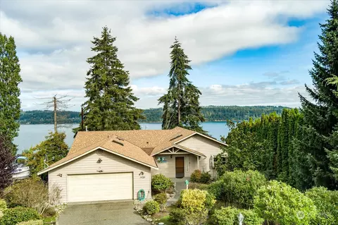 1420 Coachman Ct, Freeland, WA 98249