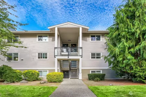 10822 E Riverside Dr #A203, Bothell, WA 98011